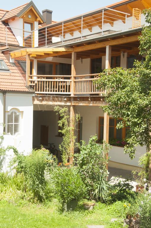 Biohof - Familie Neuberger Farm stay *